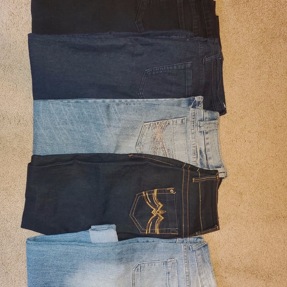 Jeans/Pants: RARELY WORN - USED, GOOD CONDITION.